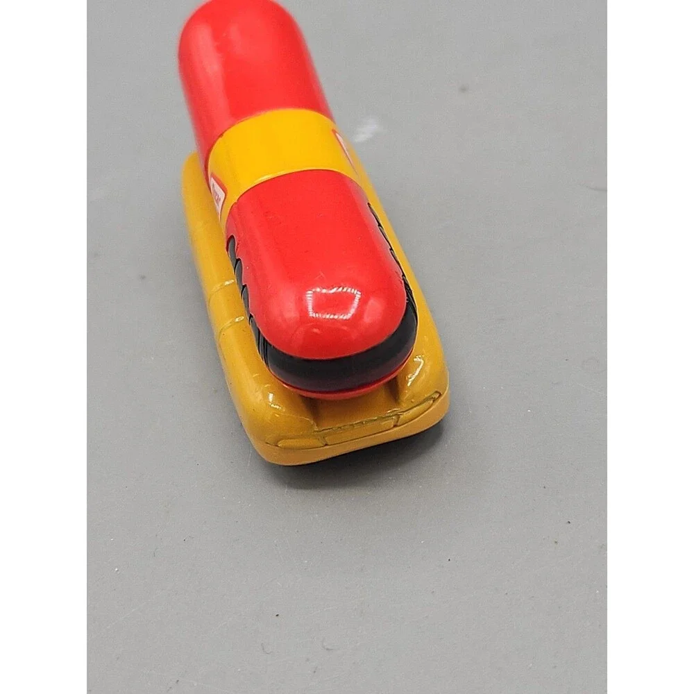 VINTAGE 1993 HOT WHEELS OSCAR MAYER WIENERMOBILE DIECAST 1:64 SCALE CAR TOY